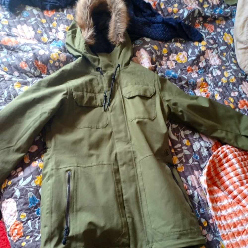 Womens Volcom ski/snowboarding jacket